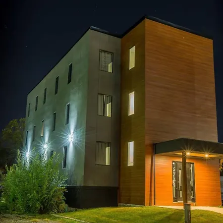 Clifton Hill Hideaway 2A - Two Bedroom Condo